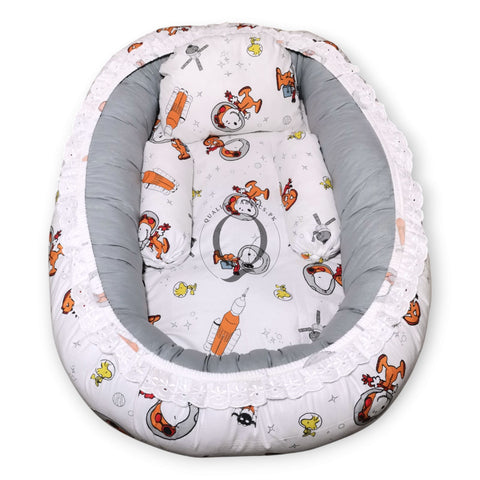 Snoopy Theme - Snuggle Bed