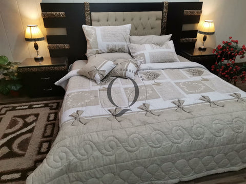 CS-755: 8 Piece Comforter Set